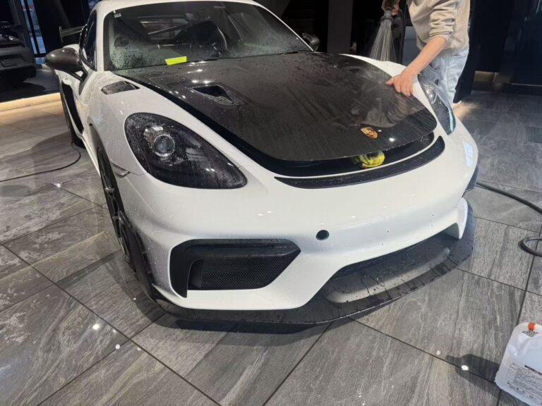 Porsche 718ケイマンGT4 RS